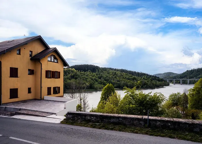Lida U Centru Fuzina, Gorski Kotar 아파트 퓨지네