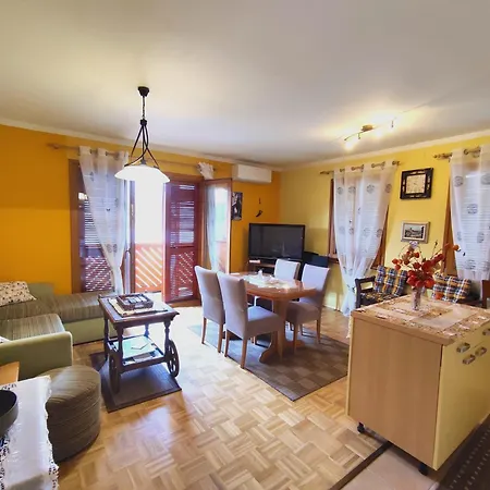 Lida U Centru Fuzina, Gorski Kotar شقة